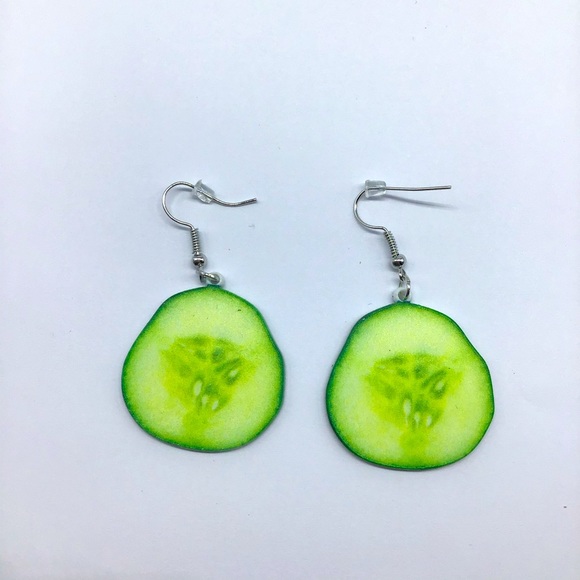 Jewelry - NEW green cucumber slice fashion earrings